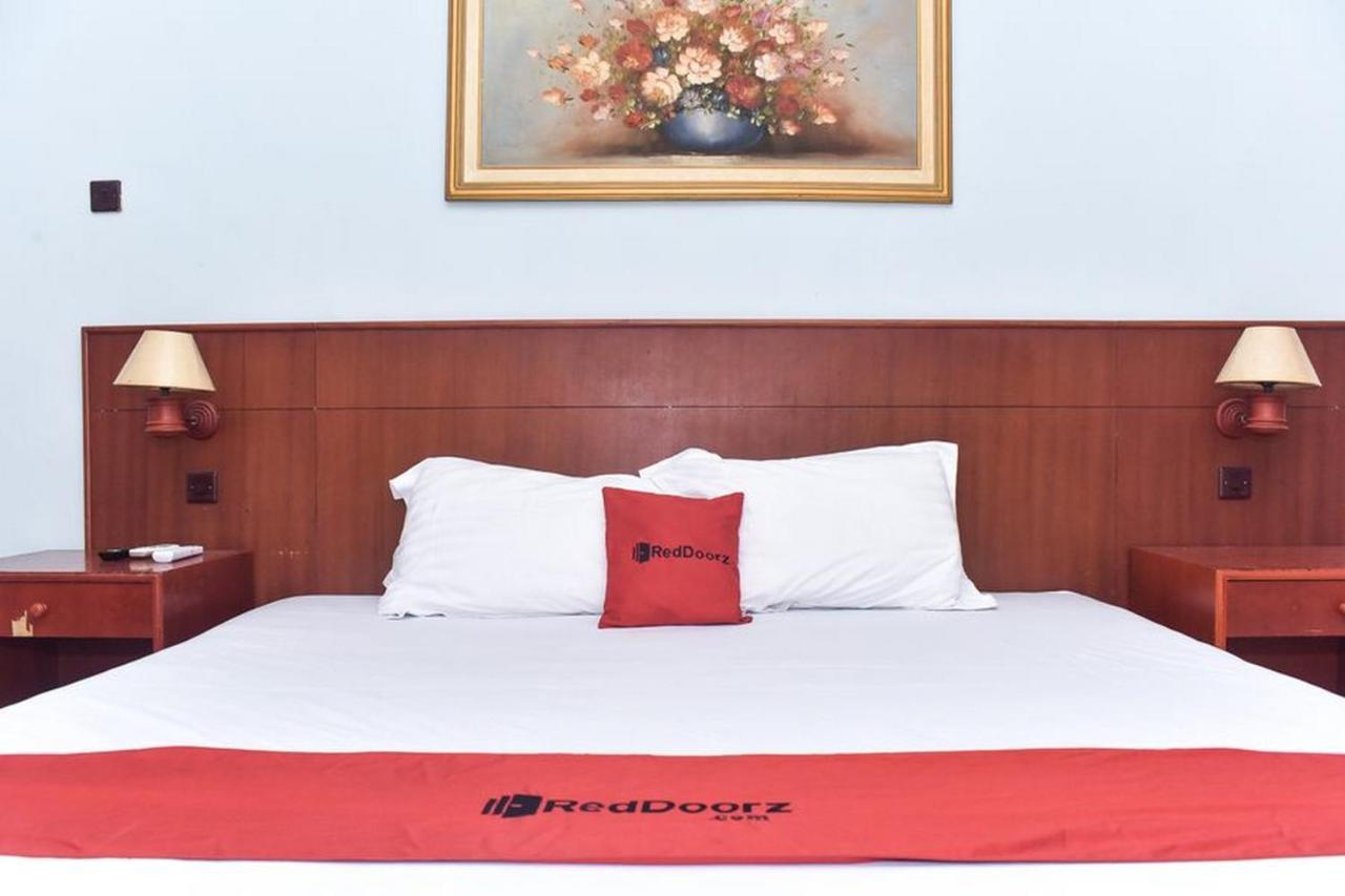 Reddoorz Near Kampung Warna Warni Hotel Malang Ngoại thất bức ảnh