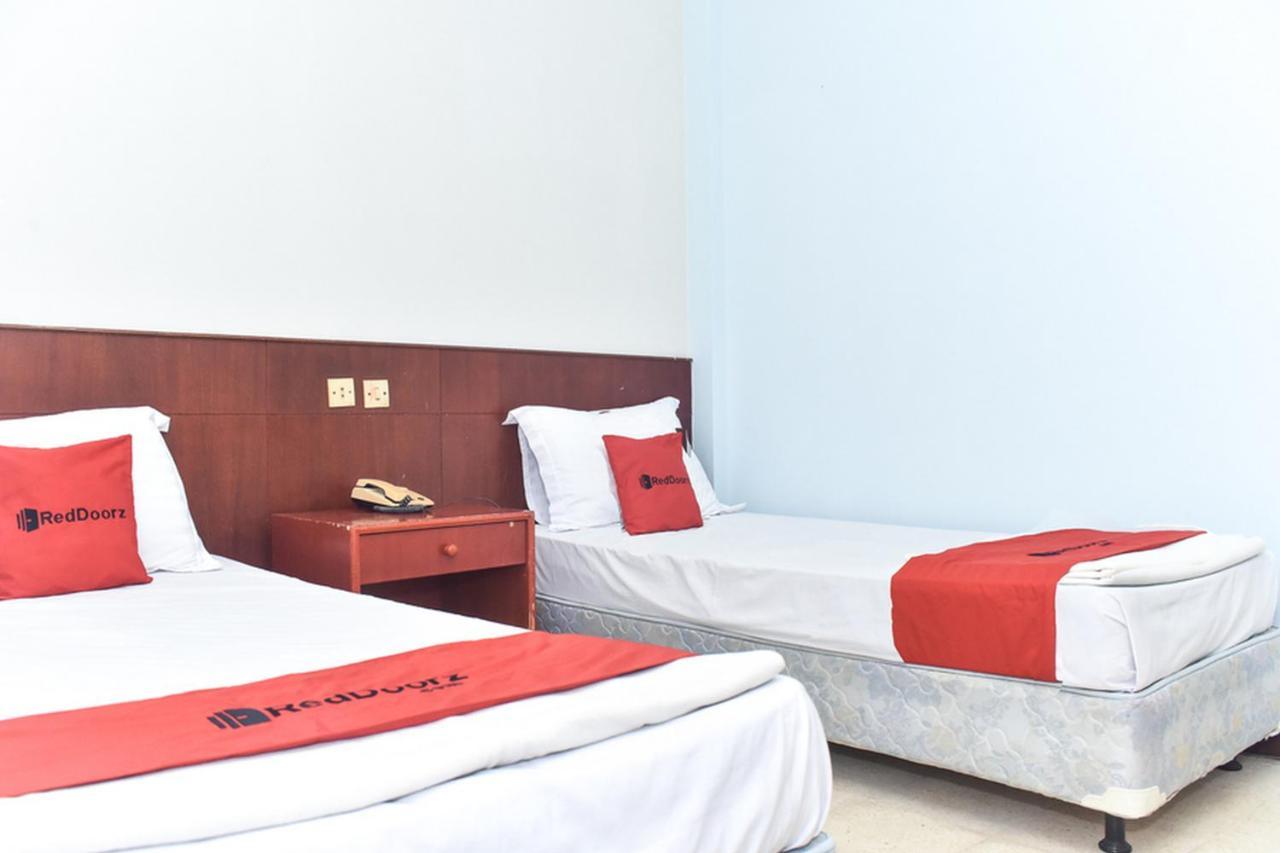 Reddoorz Near Kampung Warna Warni Hotel Malang Ngoại thất bức ảnh