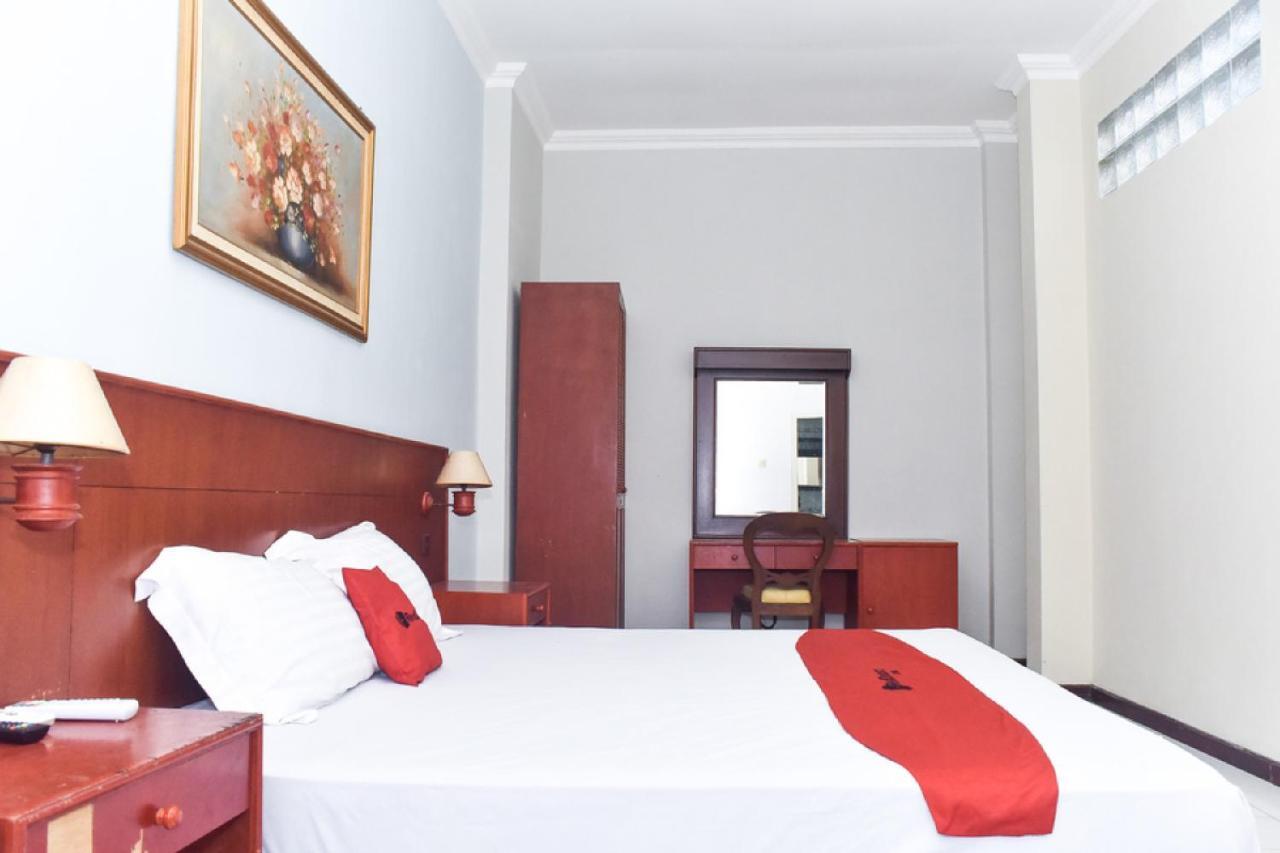 Reddoorz Near Kampung Warna Warni Hotel Malang Ngoại thất bức ảnh