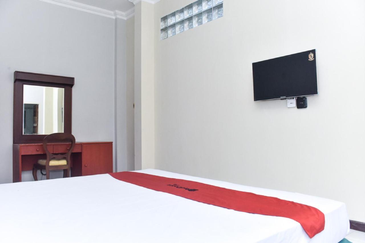 Reddoorz Near Kampung Warna Warni Hotel Malang Ngoại thất bức ảnh